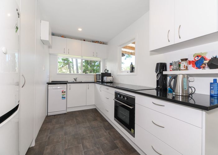  at 5/15 Valron Road, Te Atatu South, Auckland