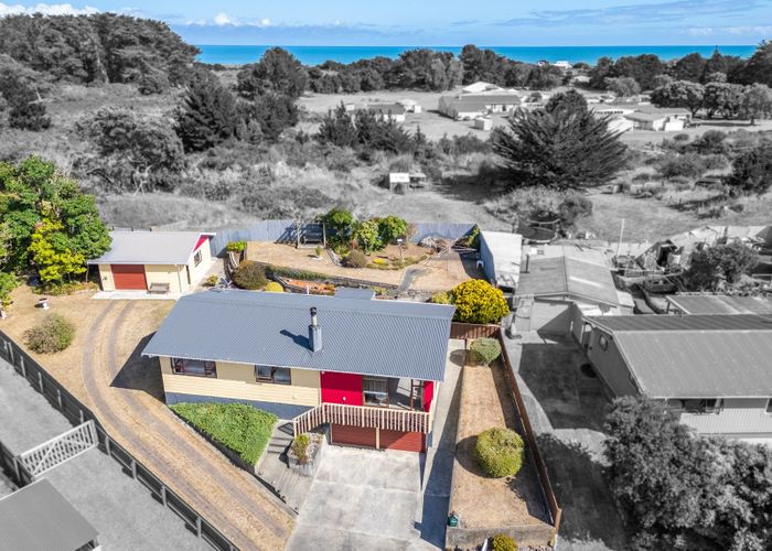  at 33 Mountainview Terrace, Otaki Beach, Otaki