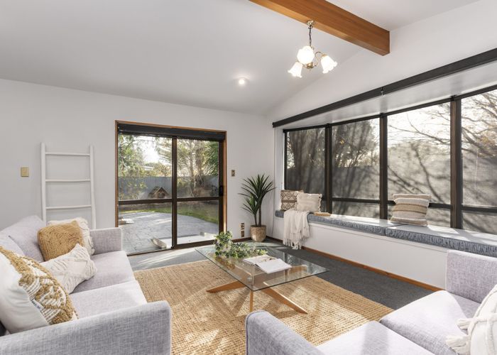  at 2/437 Greers Road, Bishopdale, Christchurch City, Canterbury