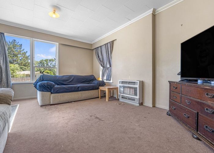  at 11 Manor Place, Bader, Hamilton