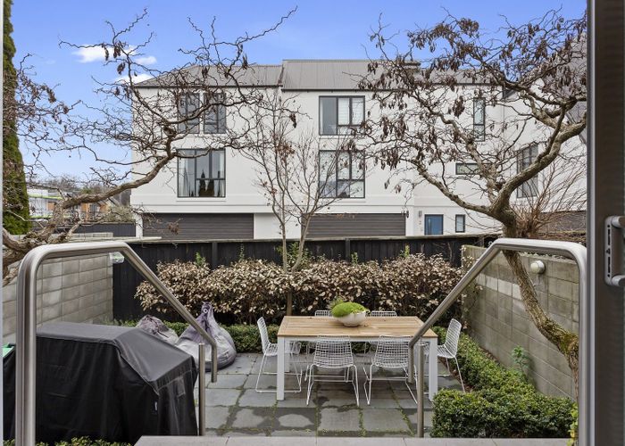  at 8/77 Carlton Mill Road, Merivale, Christchurch City, Canterbury