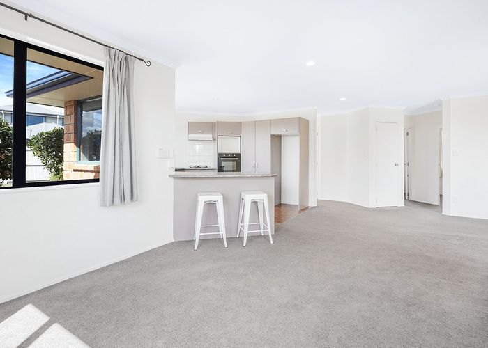  at 18 Everton Place, Grandview Heights, Hamilton, Waikato