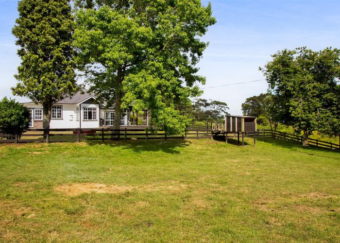  at 206 Henwood Road, Paraite
