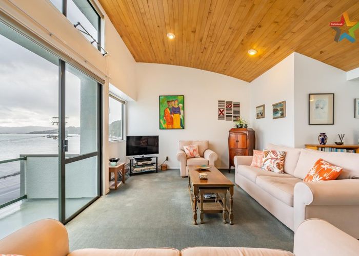  at 1/517 Marine Drive, Sunshine Bay, Lower Hutt