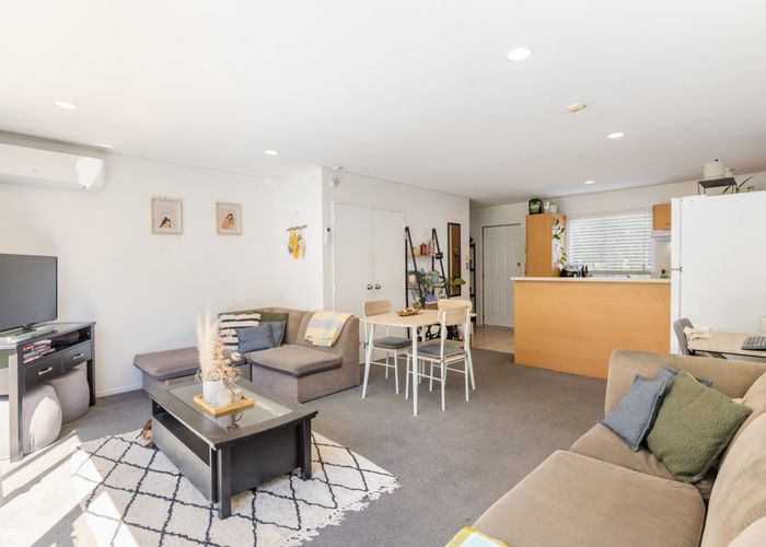  at 15/218 Captain Springs Road, Te Papapa, Auckland