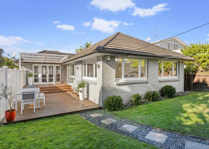  at 1/123 Queen Street, Northcote Point, North Shore City, Auckland