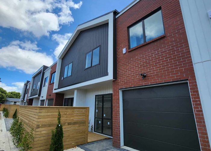  at 32 Yeovil Street, Te Atatu Peninsula, Waitakere City, Auckland