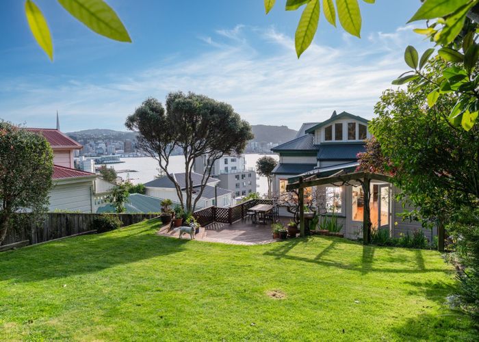  at 4 Baring Street, Oriental Bay, Wellington