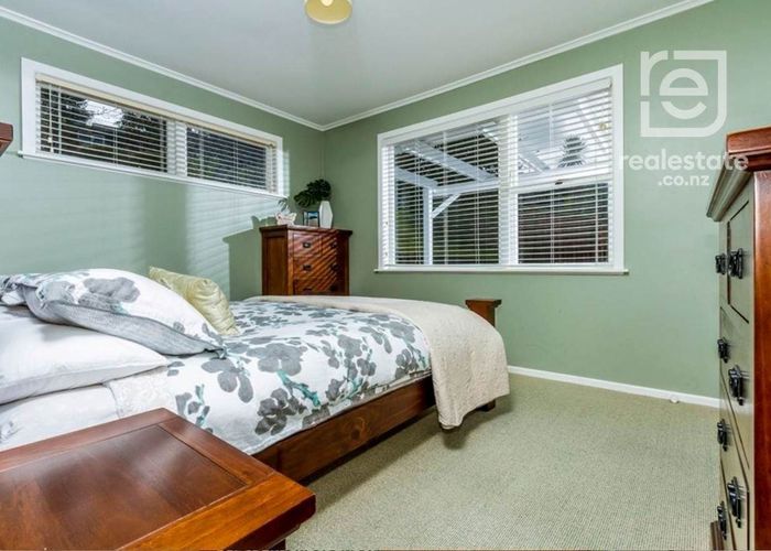  at 87 Mountbatten Avenue, Hillcrest, North Shore City, Auckland