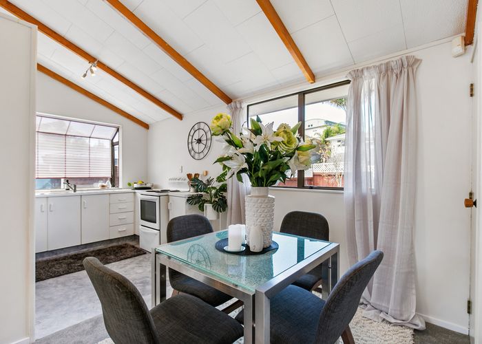  at 2 Sapphire Place, Bayview, Auckland