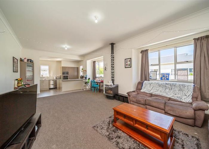 Free property data for 8 Argyle Street, Hawera homes.co.nz