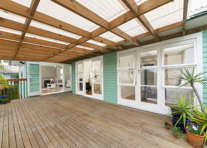  at 16 Harrington Road, Henderson, Auckland