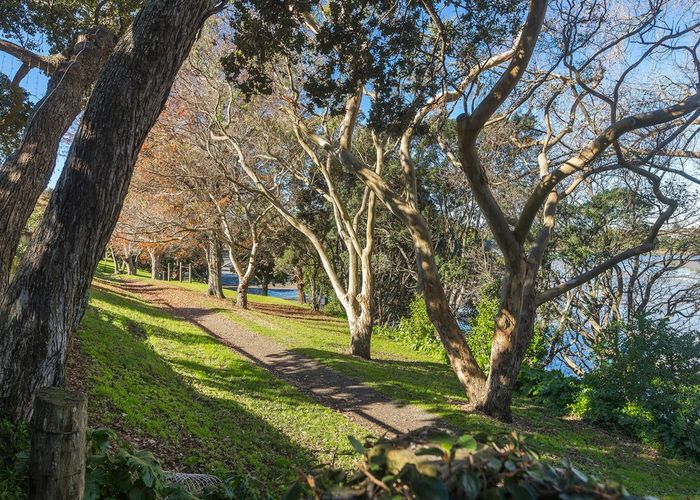  at 74F Ireland Road, Mount Wellington, Auckland