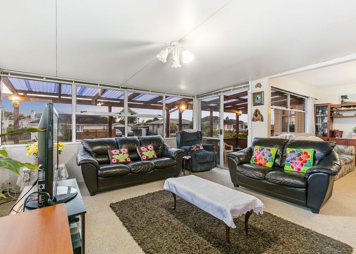  at 1 Julian Place, Otara, Auckland