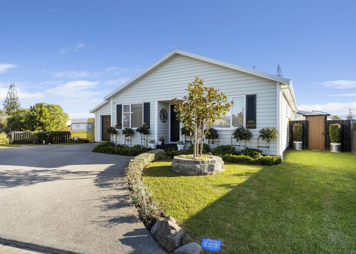  at 39 Seagrass Place, Otaki Beach, Otaki