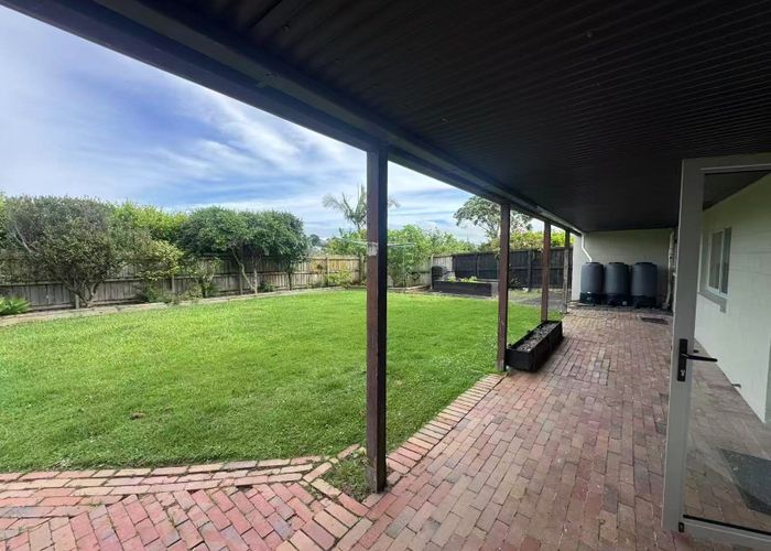  at 5 Stapleford Crescent, Browns Bay, North Shore City, Auckland