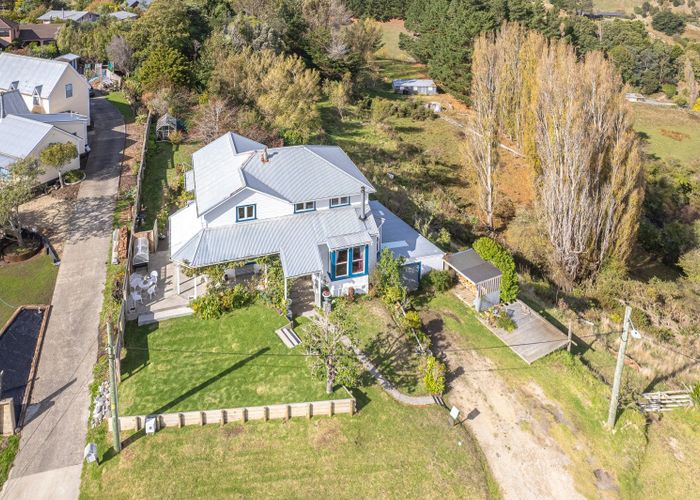  at 50 Shakespeare Road, Bastia Hill, Whanganui