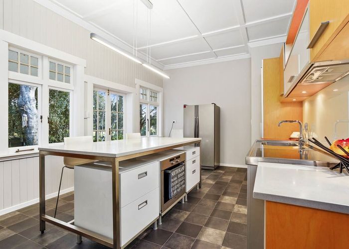  at 390 Bawden Road, Albany