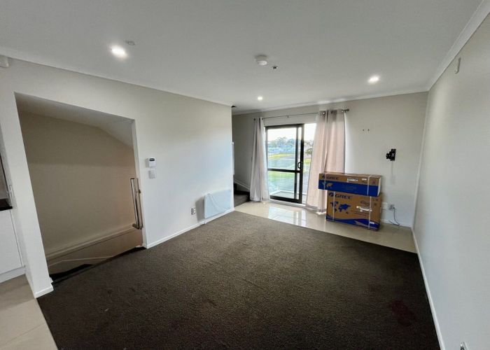  at 6/8 Kerrs Road, Wiri, Manukau City, Auckland