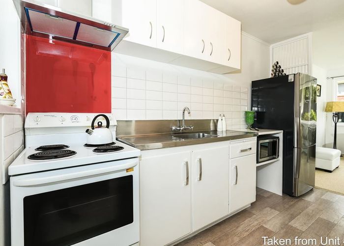  at 4/8 Almond Place, Mount Wellington, Auckland City, Auckland