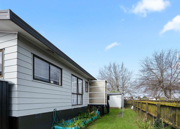  at 1/11 Blackgate Place, Weymouth, Manukau City, Auckland