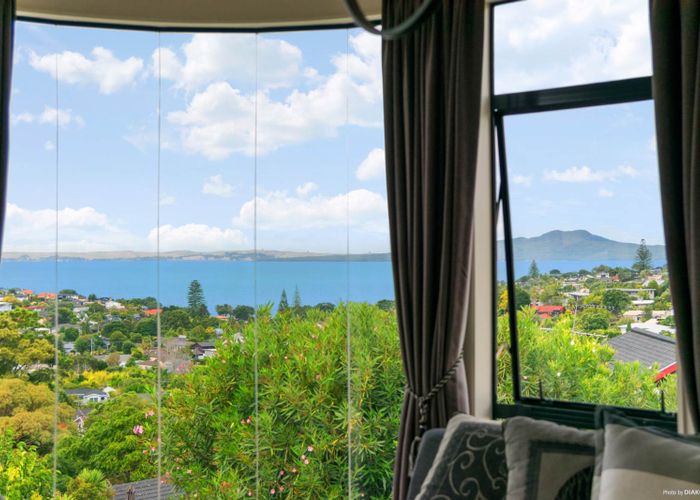  at 16 Calypso Place, Rothesay Bay, Auckland