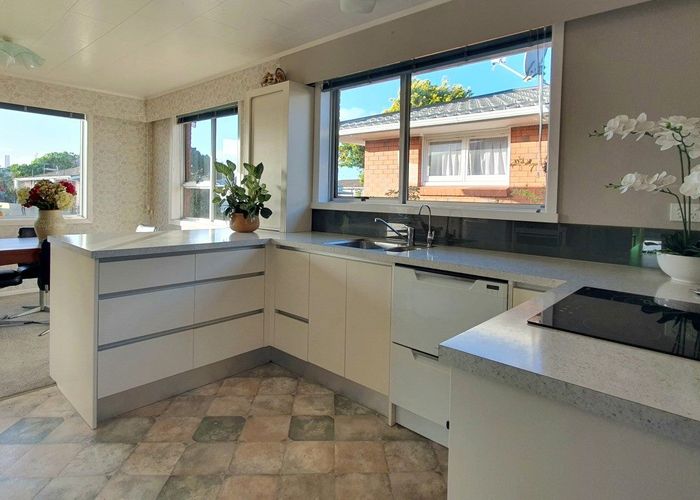  at 9 Severn Place, Spotswood, New Plymouth