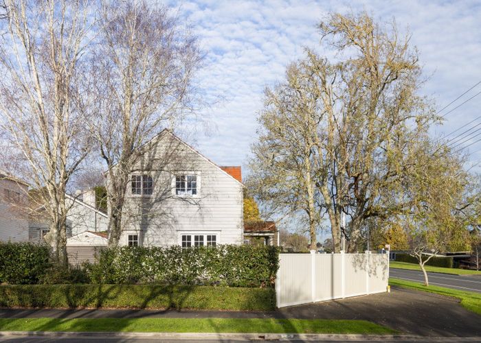  at 1050B River Road, Queenwood, Hamilton