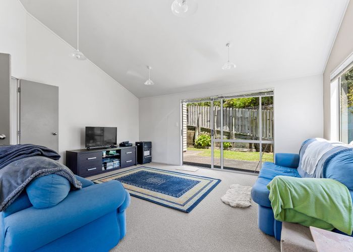  at 2/372 Whangaparaoa Road, Stanmore Bay, Rodney, Auckland