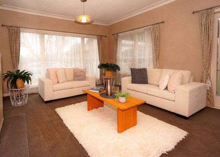  at 283 Cambridge Road, Hillcrest, Hamilton