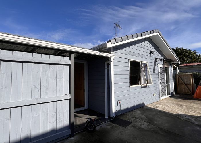  at 17A Tuakiri Street, Point England, Auckland City, Auckland