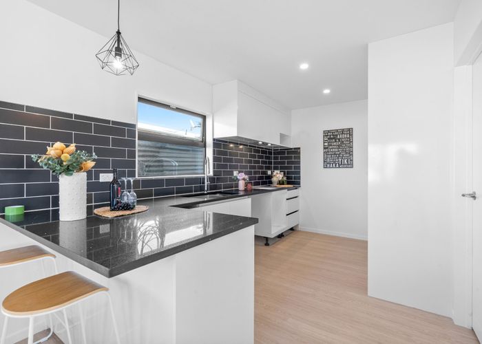  at 12A Windrush Close, Mangere, Auckland