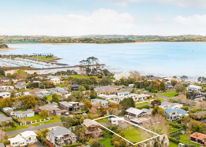  at 6 First View Avenue, Beachlands, Auckland