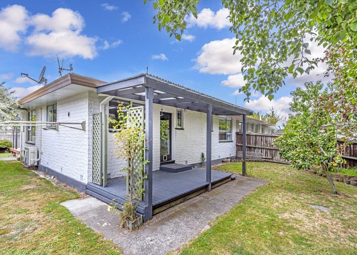  at 2/321 Burwood Road, Burwood, Christchurch