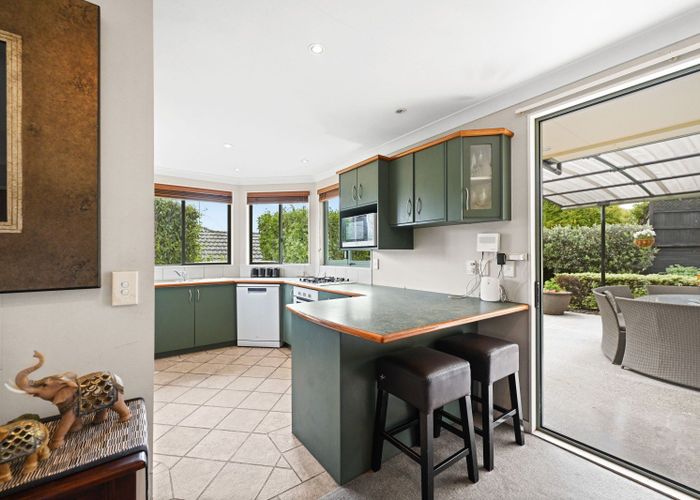 at 3 Highgrove Drive, Grandview Heights, Hamilton