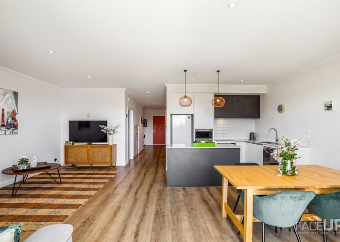  at 32 Marine Parade, Hobsonville, Waitakere City, Auckland