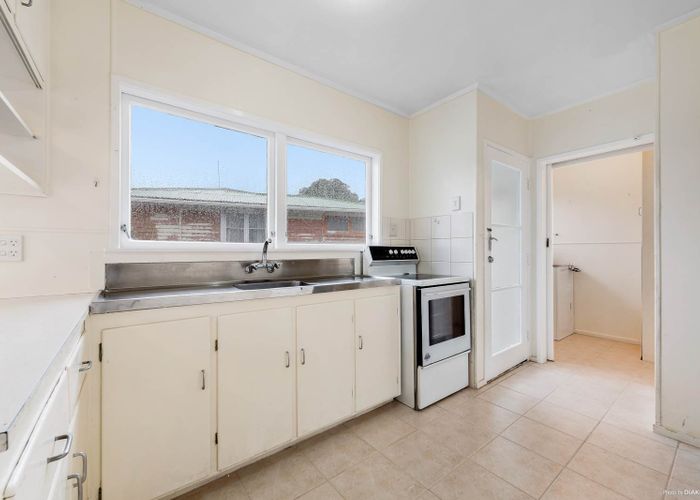  at 29 Harrington Road, Henderson, Auckland