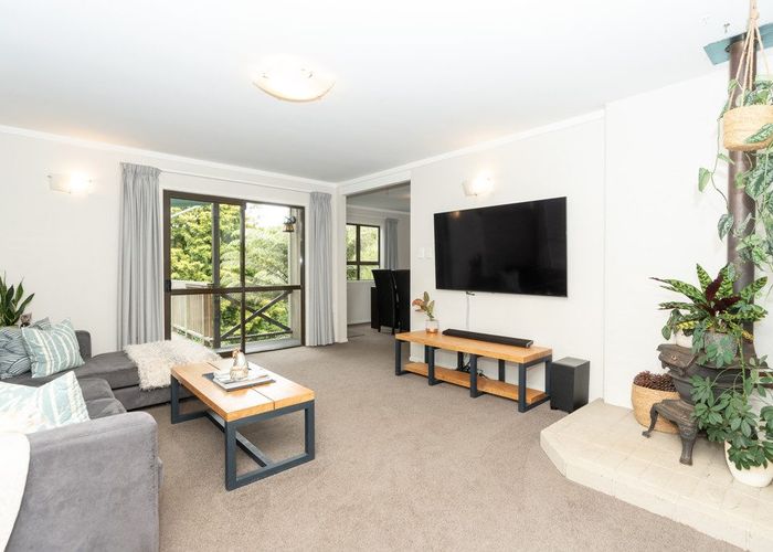  at 6 Deborah Place, Dinsdale, Hamilton