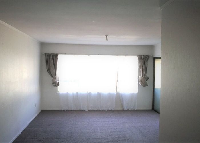  at 2/320 Pakuranga Road, Pakuranga Heights, Manukau City, Auckland