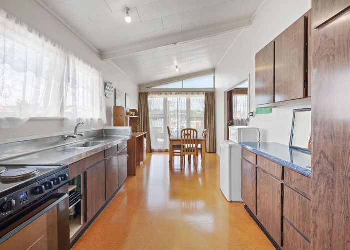  at 10 Chaucer Place, Blockhouse Bay, Auckland