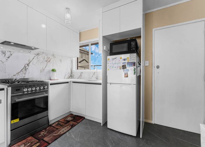  at 2/10 Scott Road, Papatoetoe, Manukau City, Auckland