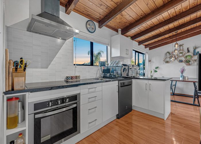  at 239 Glengarry Road, Glen Eden, Auckland