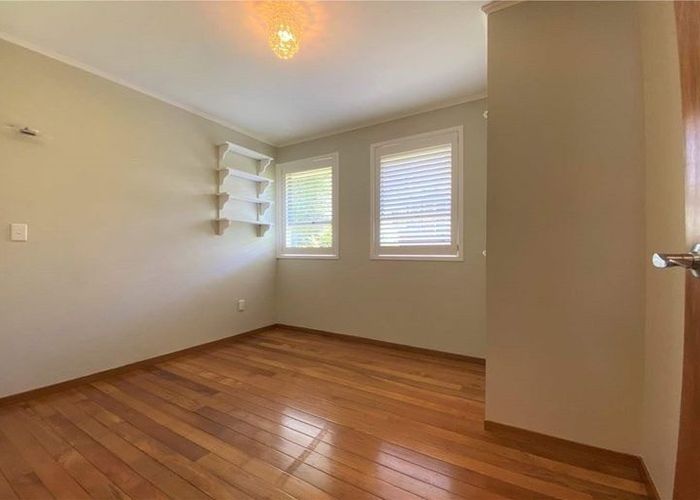  at 36 Sequoia Place, Sunnynook, North Shore City, Auckland
