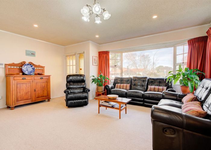  at 107 Clarkin Road, Fairfield, Hamilton