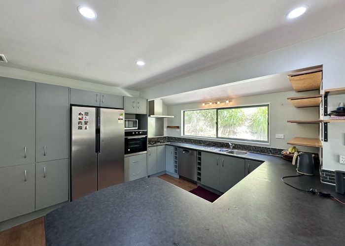  at 116 Pinehaven Road, Pinehaven, Upper Hutt