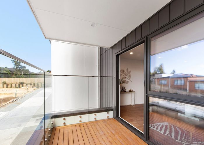  at 1/14 Hewlett Road, Massey, Auckland