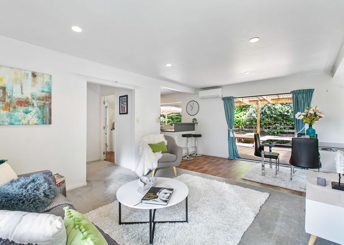  at 2/32 Fernlea Rise, Bayview, Auckland