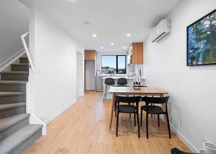  at 28 Kanapa Rd, Northcross, North Shore City, Auckland