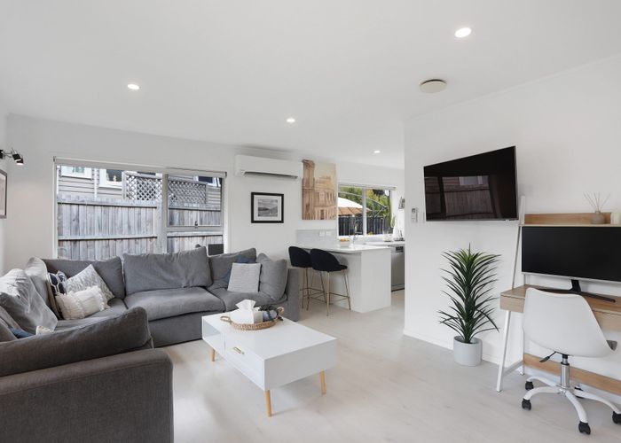  at 1/61 McClintock Road, Massey, Waitakere City, Auckland