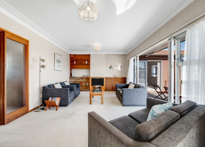  at 41 Bradbury Road, Botany Downs, Auckland